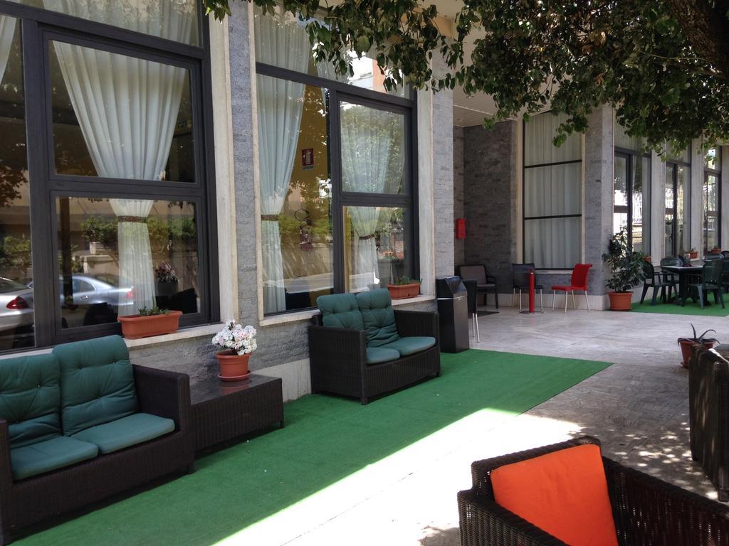 Hotel Mediterraneo Chianciano Terme Bagian luar foto