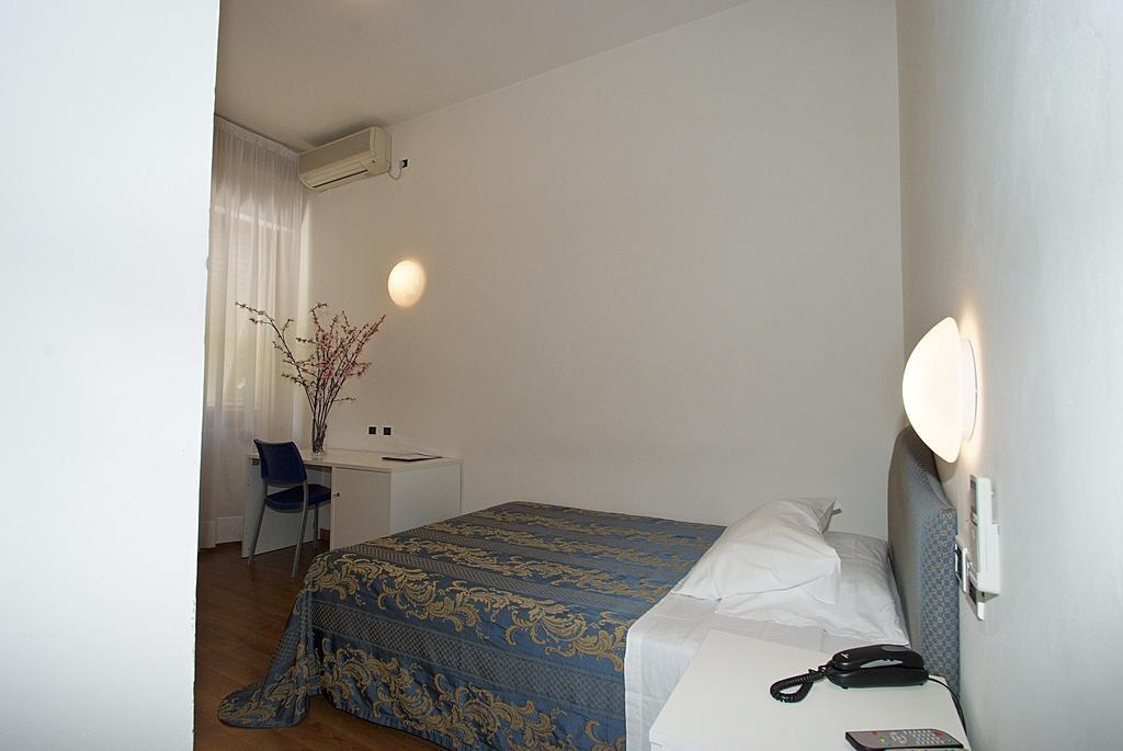 Hotel Mediterraneo Chianciano Terme Ruang foto