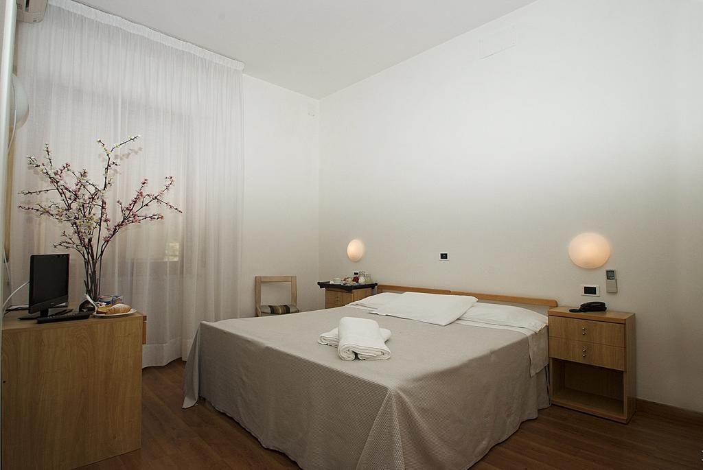 Hotel Mediterraneo Chianciano Terme Ruang foto