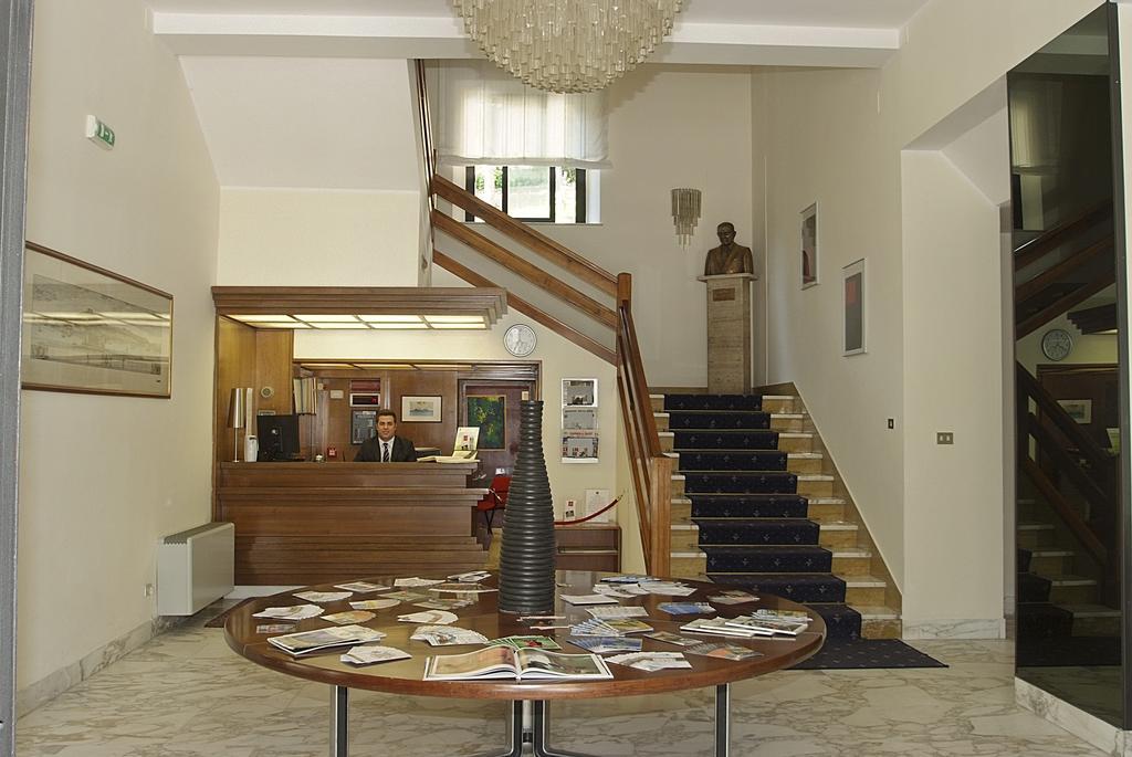 Hotel Mediterraneo Chianciano Terme Bagian luar foto
