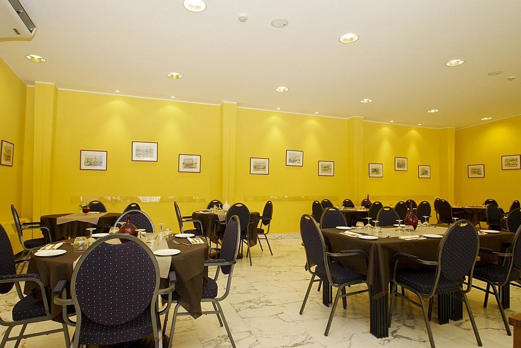 Hotel Mediterraneo Chianciano Terme Bagian luar foto